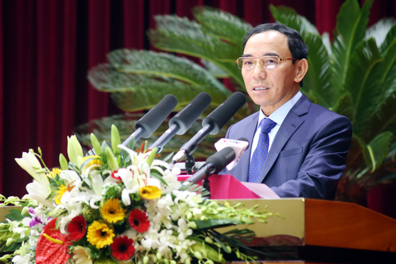 Đồng chí Nguyễn Ngọc Trìu, Cục trưởng Cục Hải quan trả lời chất vấn về nội dung số thu từ hoạt động xuất nhập khẩu thấp hơn dự toán.