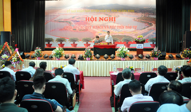 Quang cảnh buổi họp báo