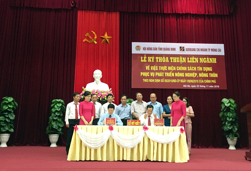 Quang cảnh lễ ký kết