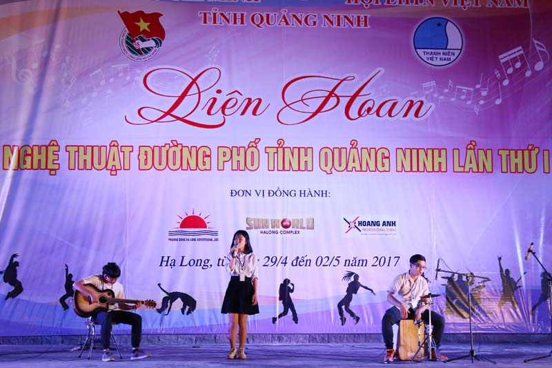 Ban nhạc Rotten đến từ trường THCS Trọng Điểm là ban nhạc nhỏ tuổi nhất tham gia chương trình Liên hoan nghệ thuật đường phố.