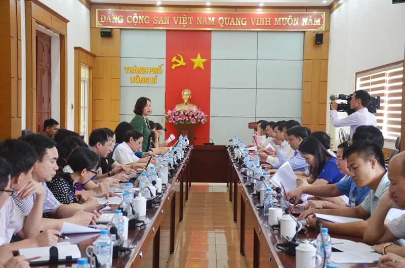 Đoàn Giám sát của Ủy ban Văn hóa, giáo dục, thanh niên, thiếu niên, nhi đồng Quốc hội có buổi làm việc TP Uông Bí về tình hình thi hành Luật Giáo dục.