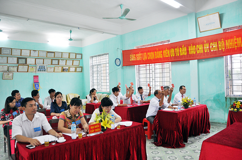 Tổng Bí thư Nguyễn Phú Trọng khi đến thăm và làm việc tại Quảng Ninh (tháng 4/2016) đã đánh giá rất cao những đổi mới trong công tác xây dựng Đảng, hệ thống chính trị của tỉnh.