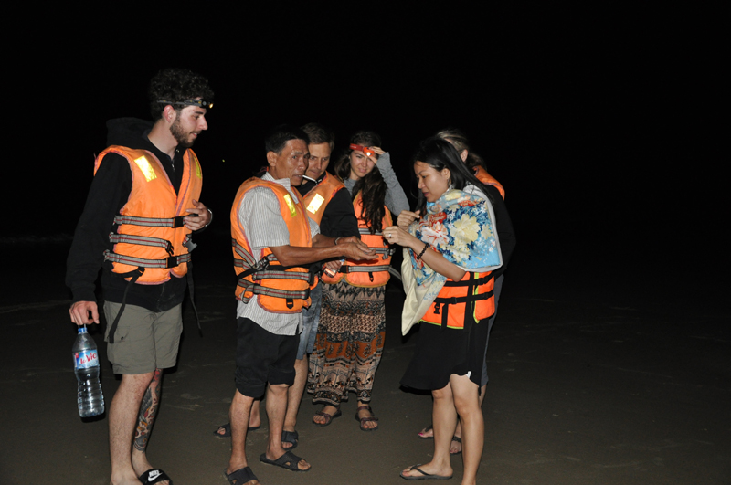 Khách du lịch rất thích thú khi được tham gia trải nghiệm tour du lịch 
