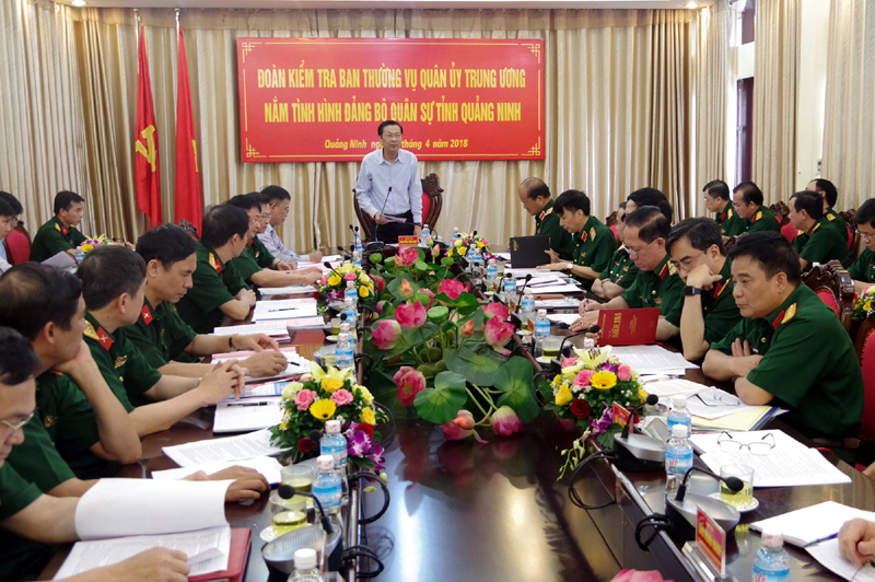 Đòng chí Nguyễn Văn Đọc - Bí thư Tỉnh uỷ phát biểu tại buổi làm việc