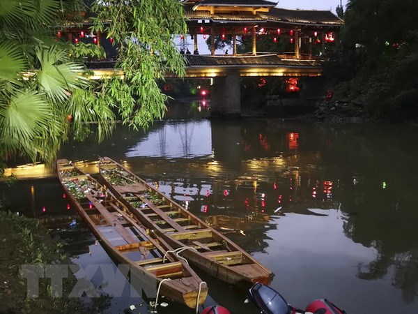 Quang cảnh hiện trường vụ lật thuyền. (Nguồn: The Seattle Times)