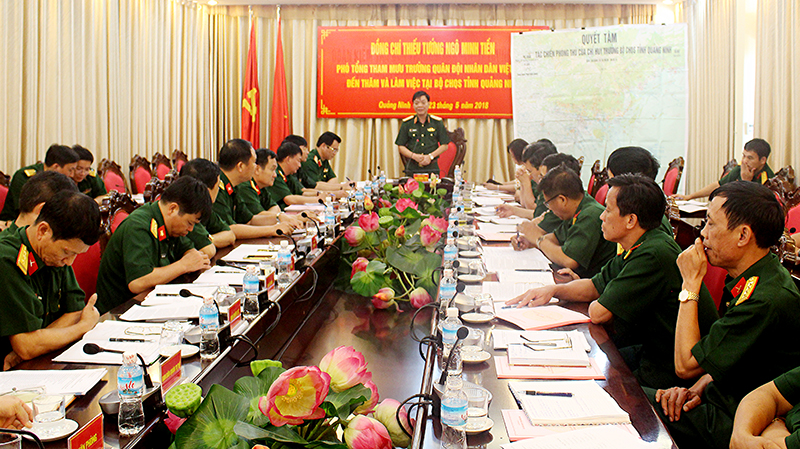Quang cảnh buổi làm việc.