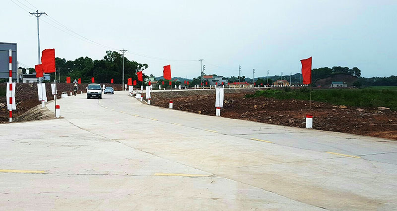 Hạ tầng điện, đường được huyện hoàn thành đầu tư vào đến khu vực dự án. 