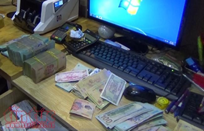 Số tiền bị cơ quan chức năng tạm giữ.