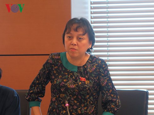 Đại biểu Phạm Khánh Phong Lan.