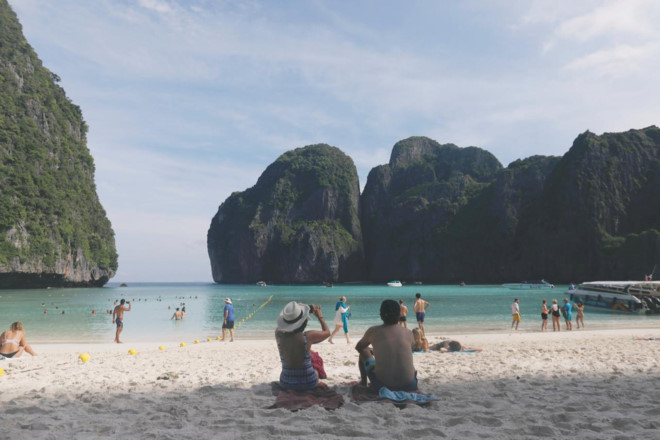 Vịnh Maya, nằm tại đảo Phi Phi Leh ở Biển Andaman, là nơi quay bộ phim The Beach năm 2000.