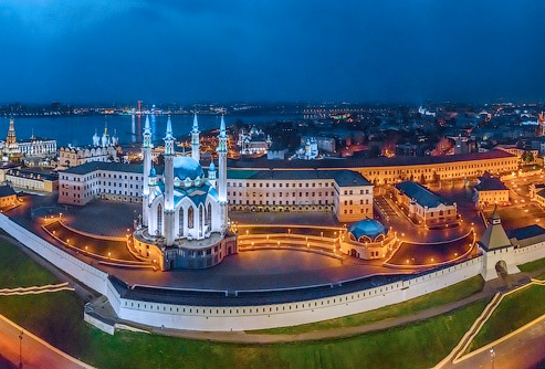 Kazan: Kazan là một thành phố sôi động với tiêu chuẩn sống cao nhất ở Nga. Đây là một trong những thành phố hấp dẫn nhất trên lịch trình World Cup 2018 ở Nga. Nơi đây nhiều điều để xem từ các tòa nhà lịch sử, đến opera hoặc ballet, các nhà hàng hợp thời trang và các cửa hàng. 