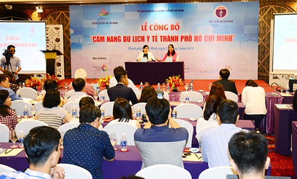 Quang cảnh lễ công bố.