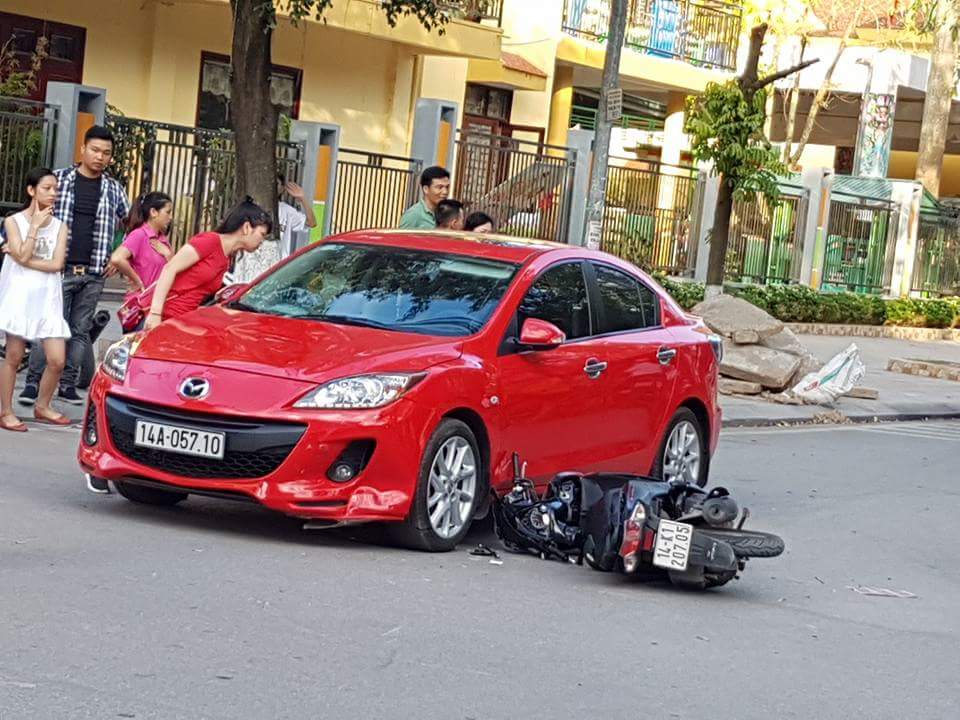 vụ tai nạn giữa xe ô tô BKS 14A-057.10 với xe mô tô 14K1-207.05.