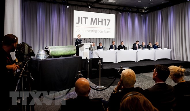 Những mảnh vỡ của chiếc máy bay xấu số MH17 ngày 19/7/2014. (Nguồn: AFP/TTXVN)
