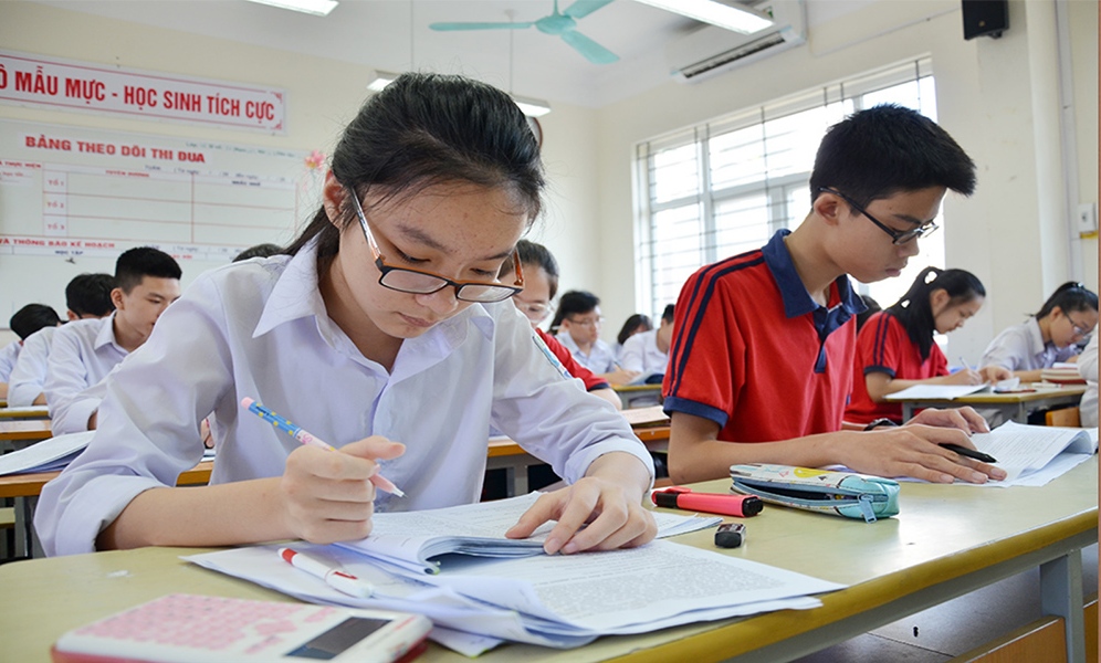 Học sinh lớp 9E, Trường THCS Trọng Điểm TP Hạ Long ôn tập môn tiếng Anh
