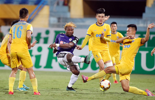  Hà Nội là đội duy nhất còn bất bại ở V-League. Ảnh: Lâm Thỏa.
