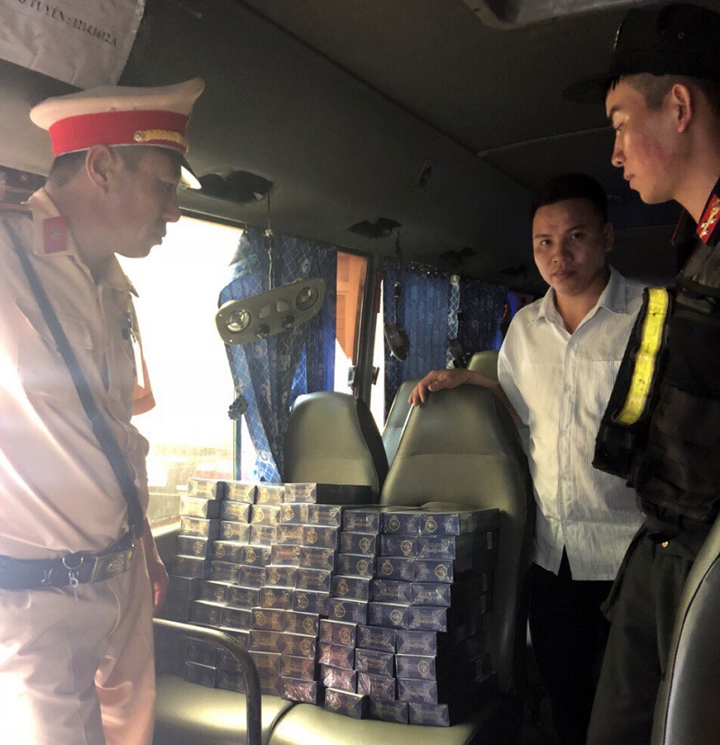 Tang vật thuốc lá do Đội TTKS Giao thông số 3 phát hiện thu giữ.