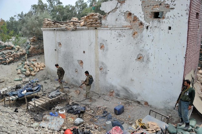 Cảnh đổ nát sau một cuộc không kích ở tỉnh Nangarhar, Afghanistan. (Nguồn: AFP/TTXVN)