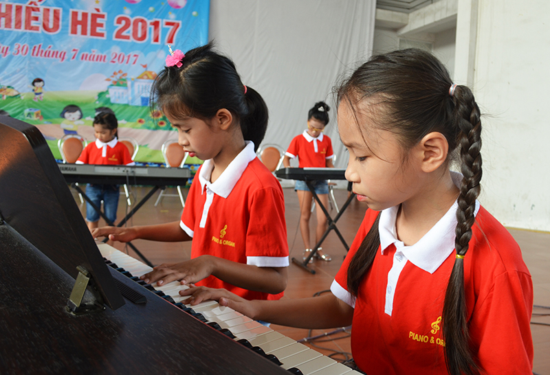 Thiếu nhi thành phố tham gia lớp năng khiếu hè