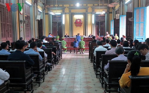 Toàn cảnh phiên tòa