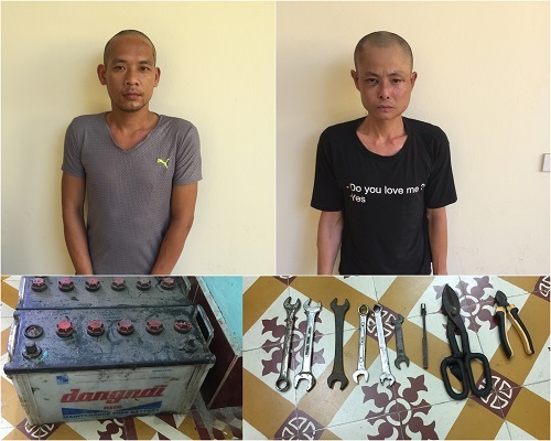 Đối tượng Trọng và Thắng cùng tang vật tại Cơ quan CSĐT Công an TX Quảng Yên (Ảnh: Hải Đông-Công an TX Quảng Yên).