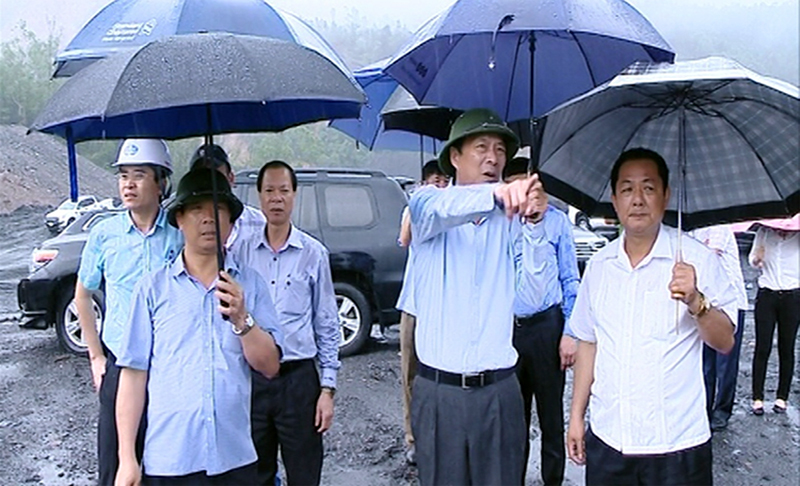Bí thư Tỉnh ủy Nguyễn Văn Đọc chỉ đạo trực tiếp tại hiện trường.