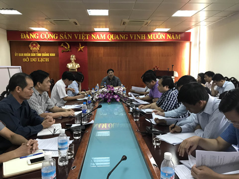 Quang cảnh buổi làm việc 