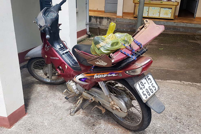 Chiếc xe máy của ông Tích bị 3 đối tượng cướp được Công an Bảo Lộc thu giữ