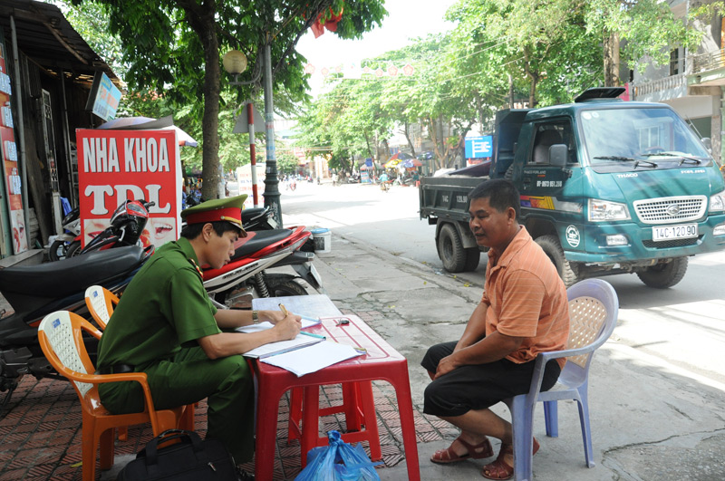 Công an huyện Vân Đồn xử lý người điều khiển phương tiện vi phạm Luật giao thông 