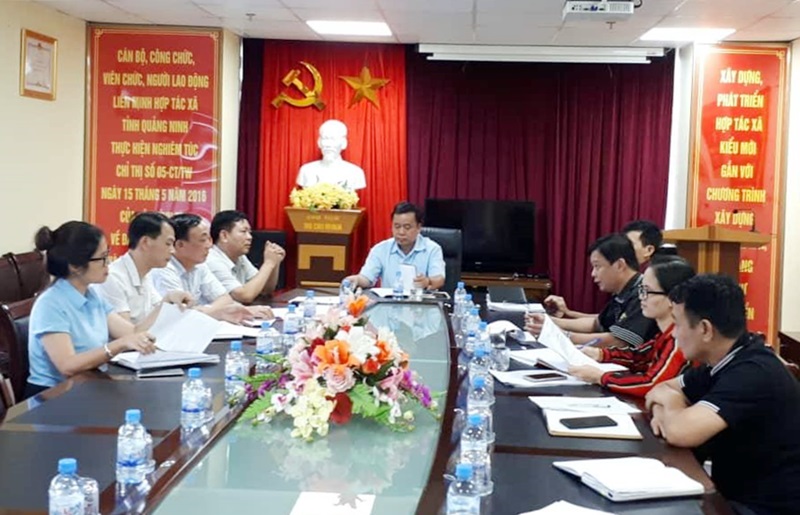 Tổ tư vấn hỗ trợ HTX tỉnh làm việc với UBND TP Cẩm Phả bàn giải pháp giải thể các HTX trên địa bàn thành phố vào giữa tháng 6/2018.