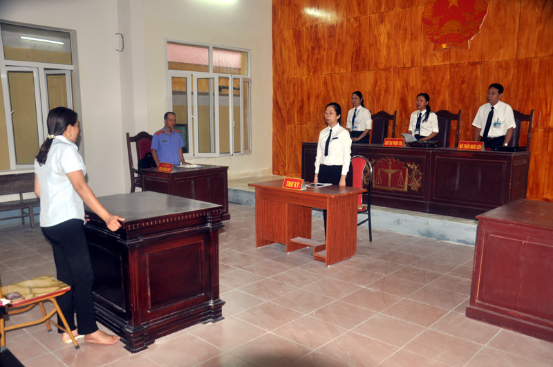 TAND TP Móng Cái xét xử vi ly hôn 