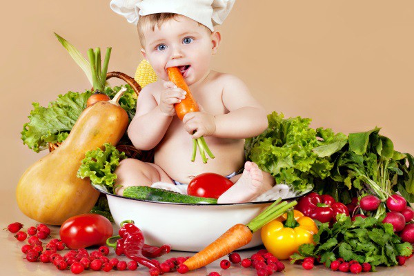 Các chuyên gia khuyến cáo, sau khi cai sữa, bố mẹ cần tăng cường các chất dinh dưỡng cần thiết để trẻ phát triển khỏe mạnh. Ảnh minh họa