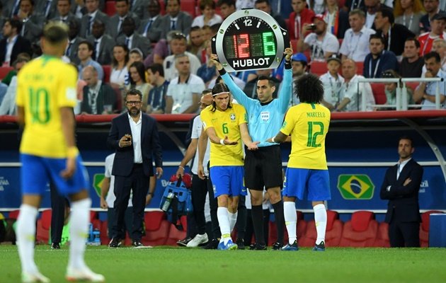  Filipe Luis rất có thể sẽ là cái tên được chọn để thay thế Marcelo ở phần còn lại của World Cup.