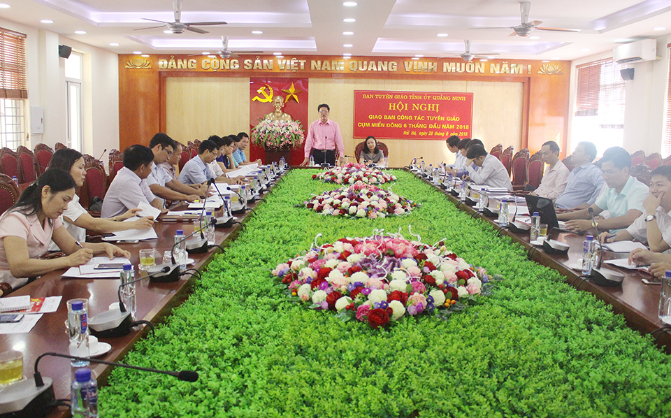 Quang cảnh hội nghị.