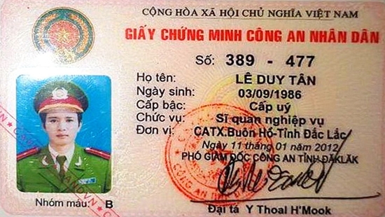 Thượng úy Tân thế chấp cho bà Ngọc Giấy chứng minh Công an nhân dân để vay 330 triệu đồng