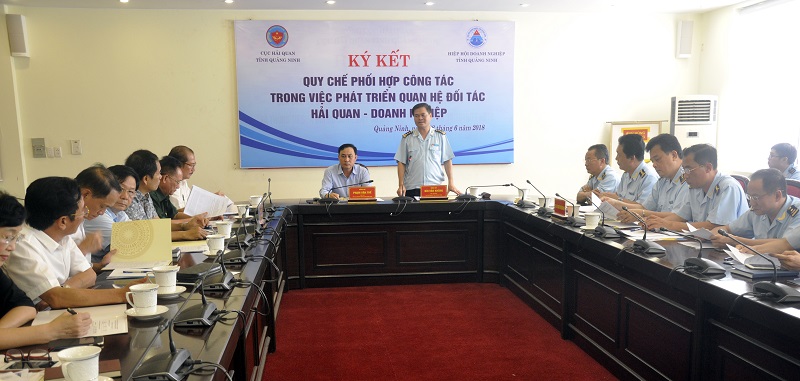 Toàn cảnh hội nghị.