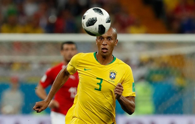  Miranda đang trở thành chốt chặn cực kỳ tin cậy ở hàng phòng ngự ĐT Brazil.