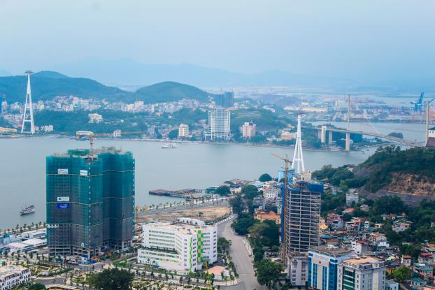 The Sapphire Residence Hạ Long là khu căn hộ cao cấp duy nhất tại khu vực bao biển bến Đoan. Ảnh cập nhật tiến độ dự án đến Tháng 6/2018 (Nguồn: Quảng ninh Skyline)
