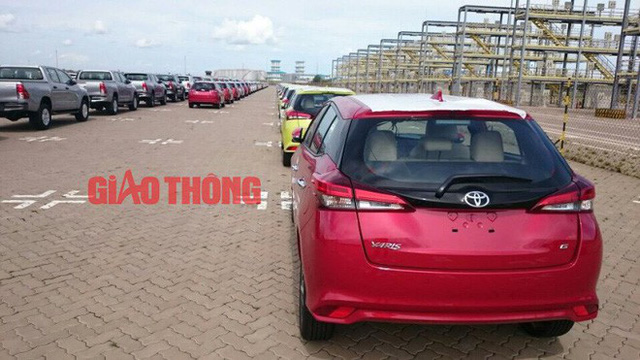 Phần đuôi xe Toyota Yaris thế hệ mới vừa về Việt Nam