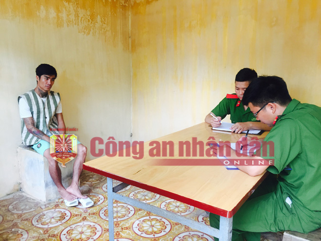 Lấy lời khai Vũ Viết Tuân