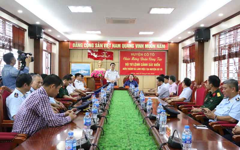 Bộ Tư lệnh Vùng Cảnh sát biển 1 thăm và làm việc tại huyện Cô Tô