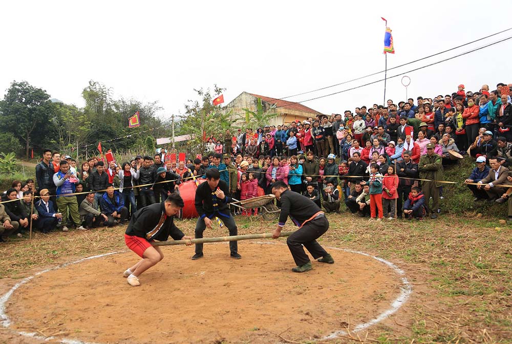 Người dân tham gia Lễ hội văn hóa thể thao dân tộc Dao xã Hà Lâu năm 2018. Ảnh: Xuân Thao