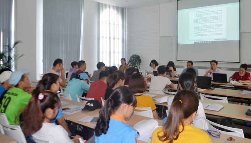 BHXH tỉnh tuyên truyền chính sách BHXH, BHYT tại Công ty TNHH KHKT Texhong Ngân Hà (KCN Cảng biển Hải Hà, huyện Hải Hà)
