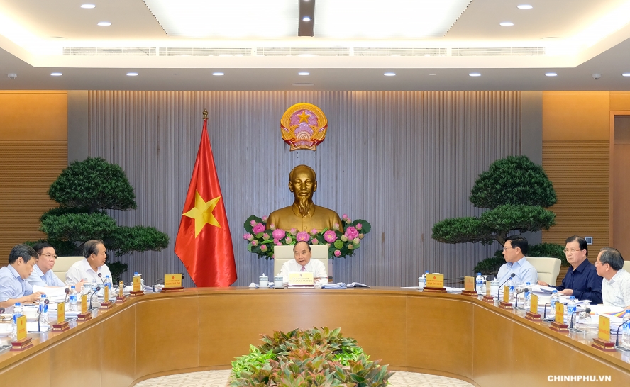 Thủ tướng Nguyễn Xuân Phúc chủ trì cuộc họp Thường trực Chính phủ. Ảnh: VGP/Quang Hiếu