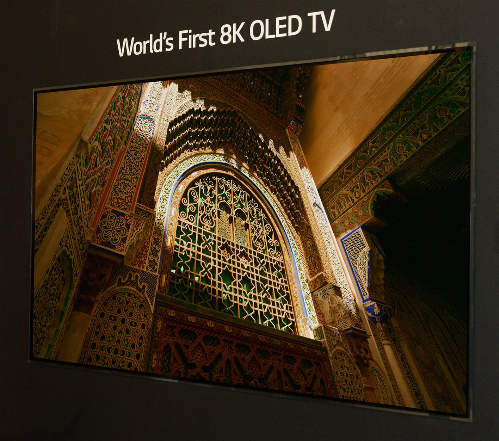 Mẫu TV OLED 8K 88 inch đầu tiên đã xuất hiện, sau khi tấm nền OLED 8K được trình làng đầu 2018.