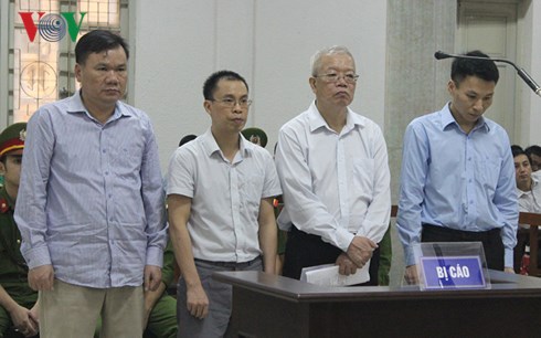 Các bị cáo tại phiên tòa sơ thẩm