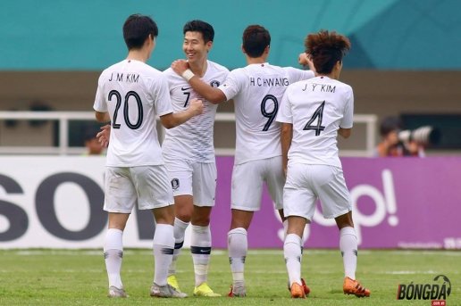  Hàn Quốc tỏa ra quá đẳng cấp so với U23 Việt Nam. Ảnh Huy Hùng.