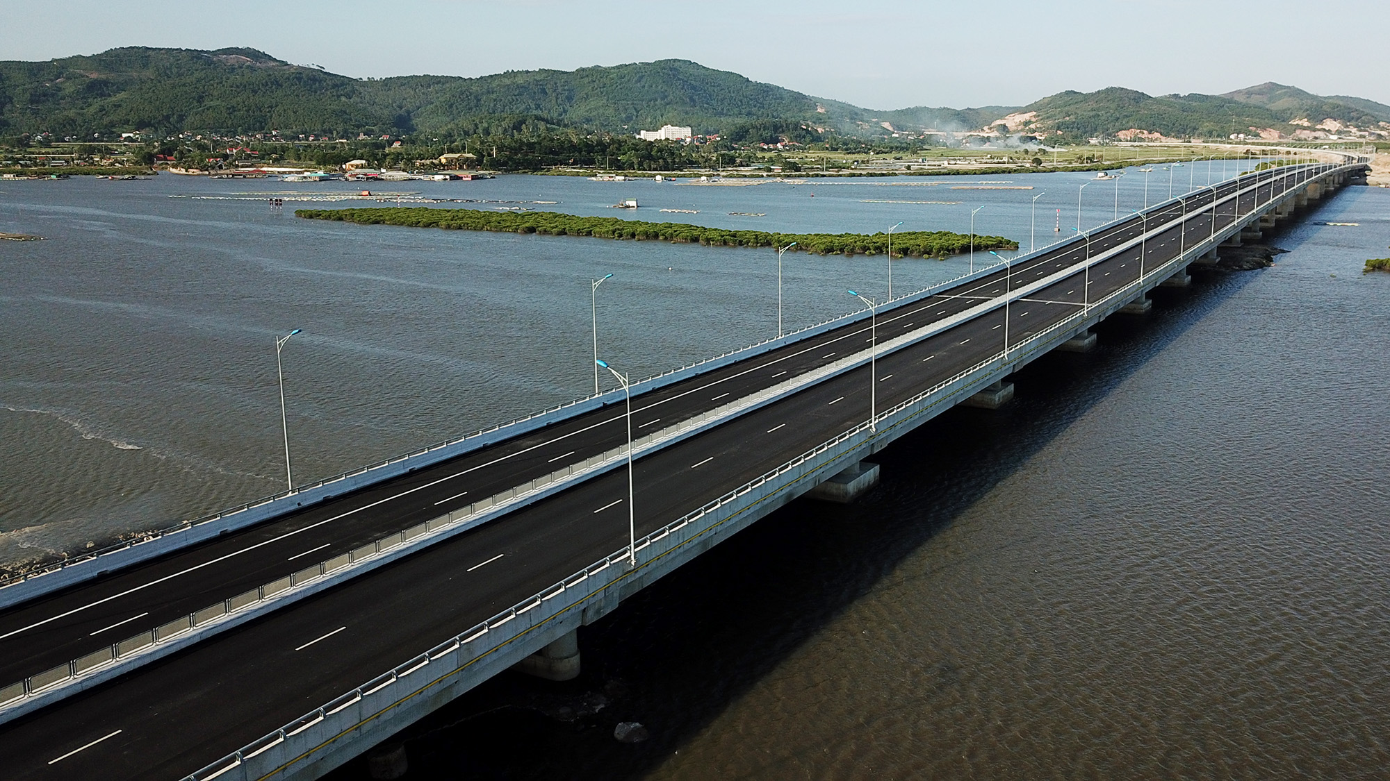 Cao tốc Hạ Long - Hải Phòng.