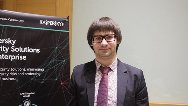Ông Yury Namestnikov, người đứng đầu bộ phận Nghiên cứu và Phân tích toàn cầu (Head Global Research & Analysis) của hãng bảo mật Kaspersky chia sẻ với Pv. VietNamNet nhiều điều về cách quản lý mạng xã hội của các nước. Ảnh: Trọng Đạt