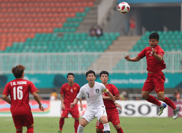 Trận bán kết giữa Olympic Việt Nam và Hàn Quốc diễn ra chiều 29/8 mang lại nhiều cảm xúc cho các cầu thủ và người hâm mộ bóng đá. Ảnh: Lâm Thỏa